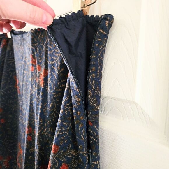 Eddie Bauer Floral A Line Skirt Dark Blue & Orange, Size Medium - Picture 6 of 6